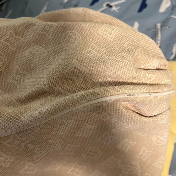 Louis Vuitton purses - Picture 9 of 10